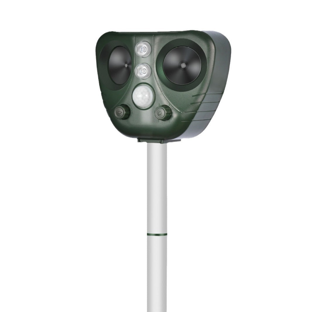 Factory Direct Sales New Outdoor Solar Ultrasonic Mouse Expeller Drive Dog Drive Cat Solar-powered Animal Repeller