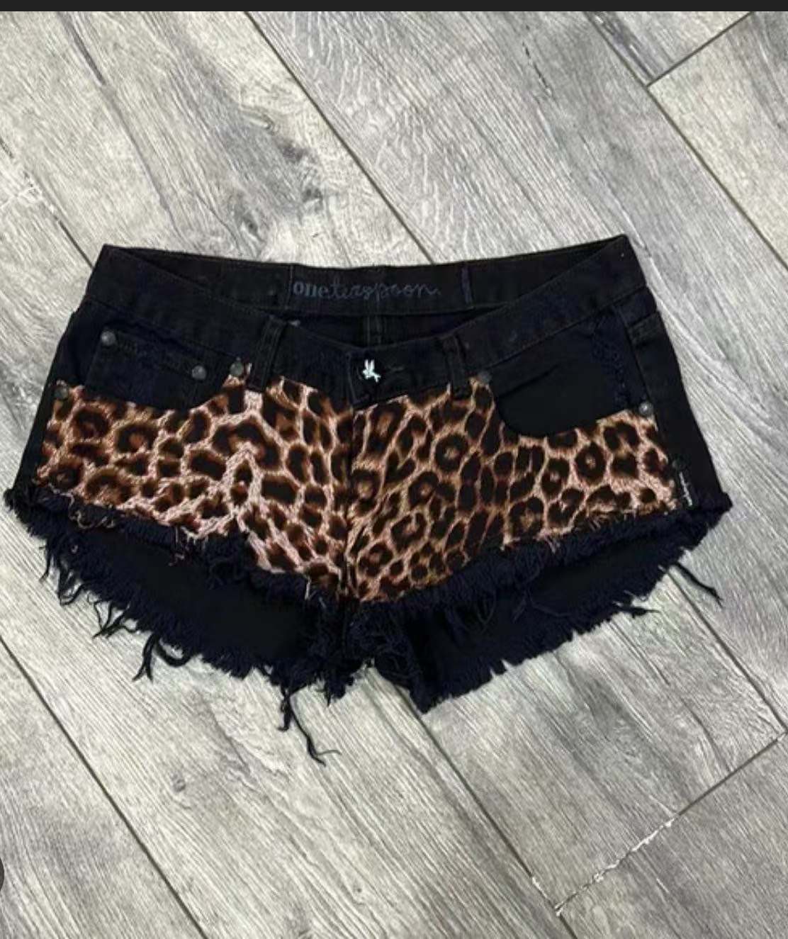 European And American Millennium Subculture Leopard Print Low Waist Denim Super Short Shorts