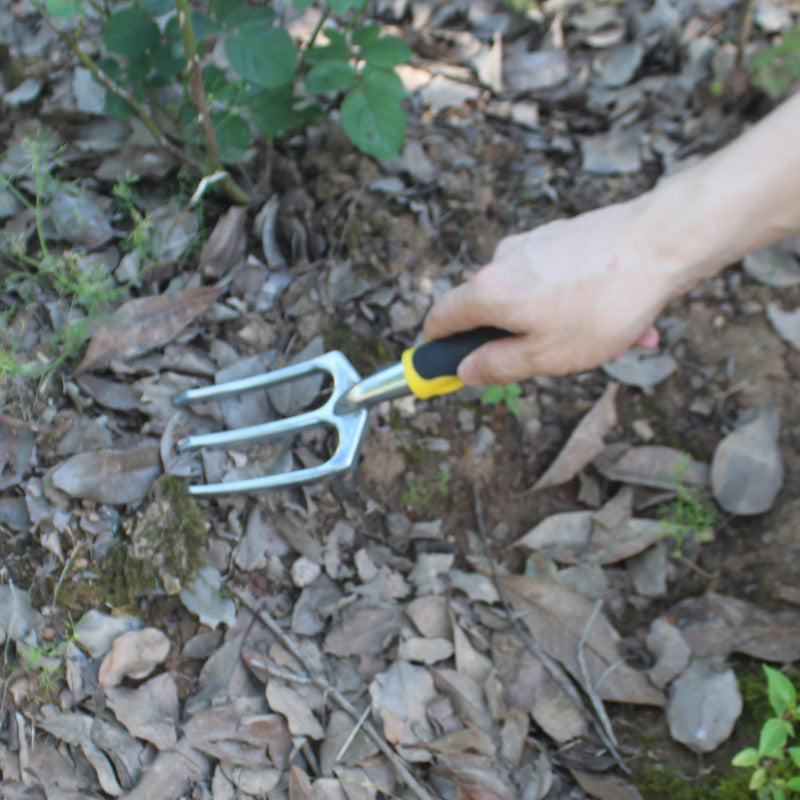 Alloy seedling transplanter
