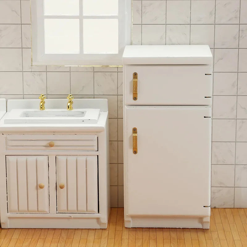 1pcs 1:12 Miniature White Refrigerator with Functional Doors Dollhouse Model Classic Style Doll House Decor Furniture
